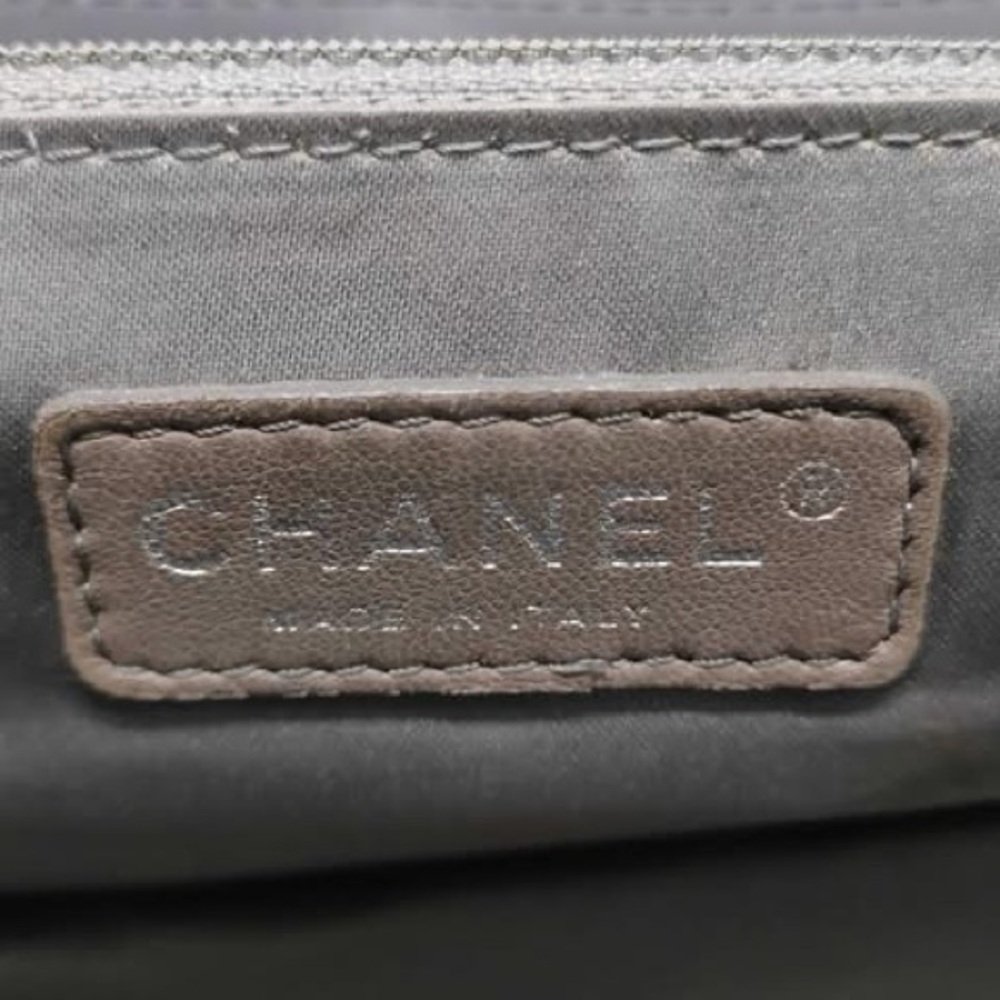 Chanel - Black Quilted Flap Diamond Stitch
c: Early 2000s - Picture 4 of 4